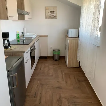 Green Hill Family Apartment