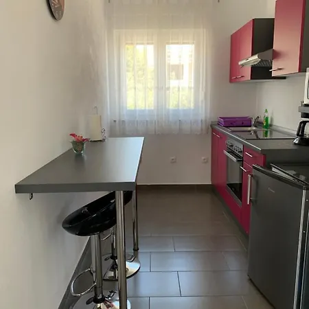 Green Hill Family Apartment *