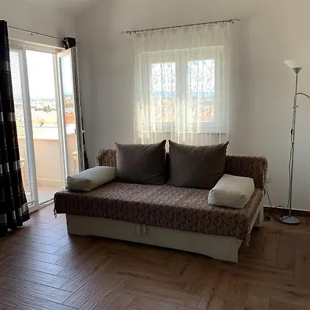 Green Hill Family Apartment *