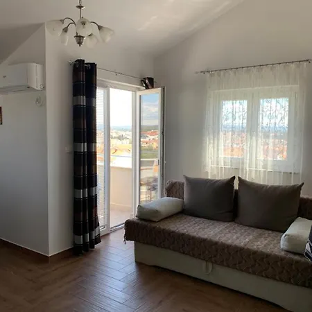 Green Hill Family Apartment *